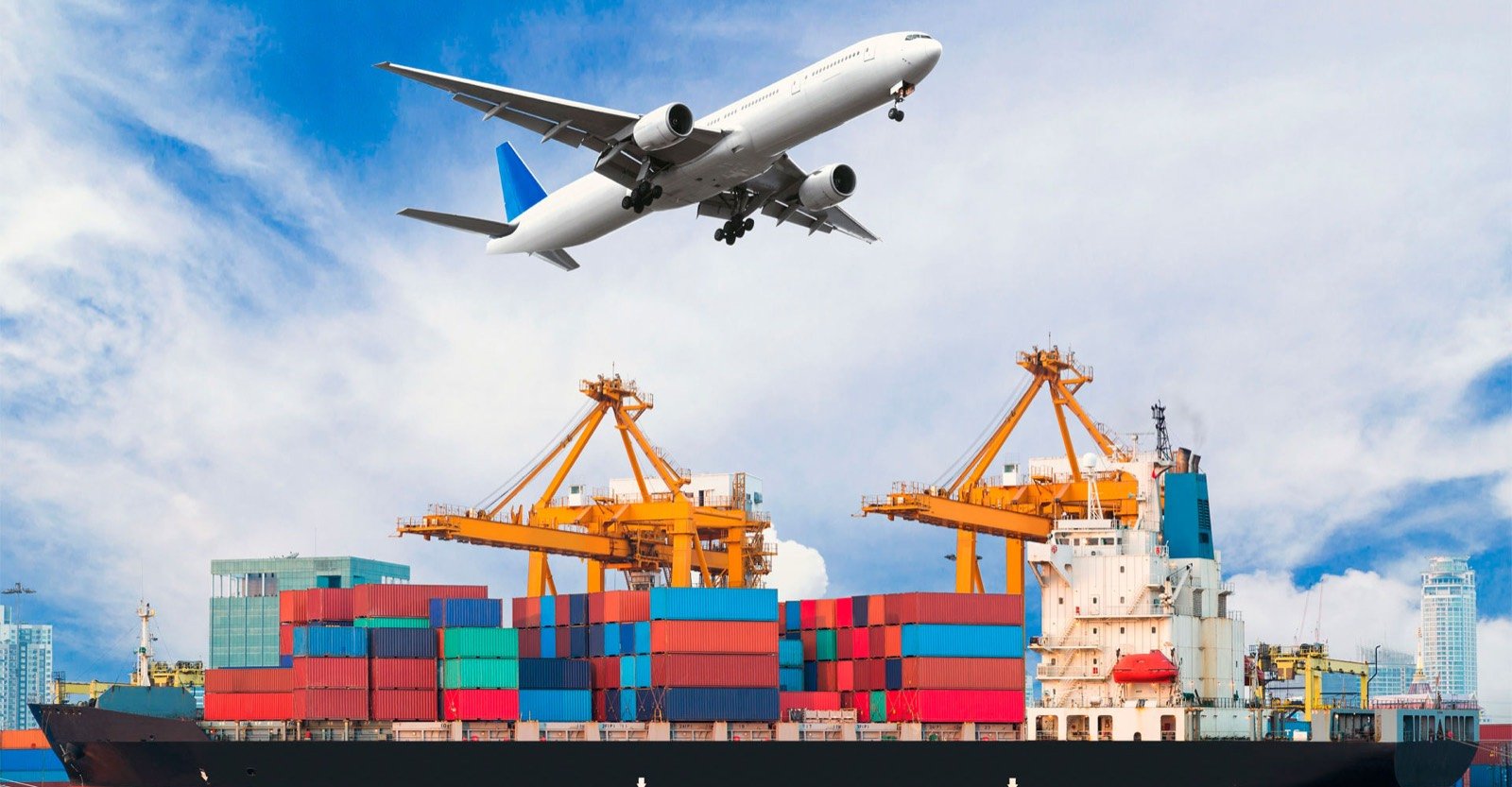 Cargo aircraft above a container terminal